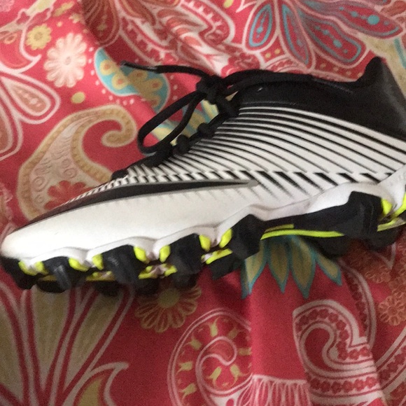 Nike Soccer cleats - Picture 2 of 4